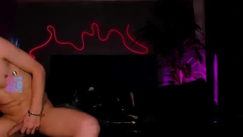 cris_bigcock_21 online show from August 8, 1:10 pm
