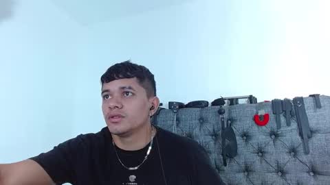 CRISANDMERY online show from February 26, 2:59 pm