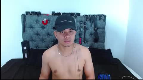 CRISANDMERY online show from February 17, 4:53 am