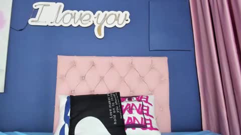 Cris Evanz online show from February 7, 7:06 pm