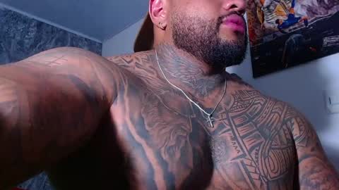 criss_zanders202 online show from June 1, 8:21 pm
