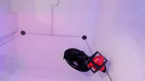 criss_zuri online show from May 16, 12:48 pm