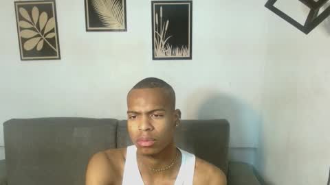 Snapshot of criss_zuri chatting on October 1, 11:31 am criss_zuri online show from October 1, 11:31 am
