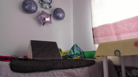 Snapshot of cristal_18xxx chatting on October 20, 6:57 pm Cristal online show from October 20, 6:57 pm