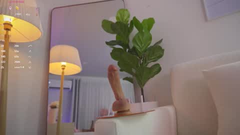 Cristal  online show from March 17, 5:45 am