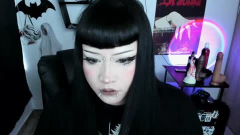 Cris online show from August 4, 9:11 pm