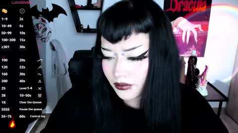 Snapshot of cristal_kosh chatting on September 18, 2:21 pm Cris online show from September 18, 2:21 pm