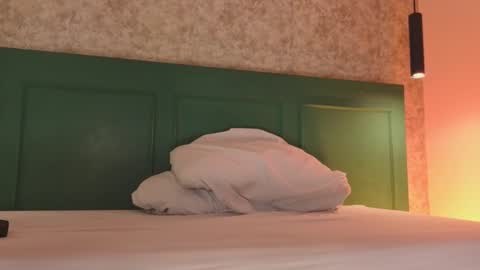 Cristal  online show from December 2, 2:48 pm