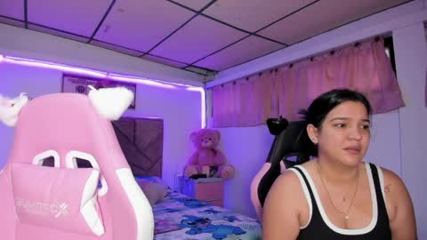 cristal_smith20 online show from April 15, 1:03 pm