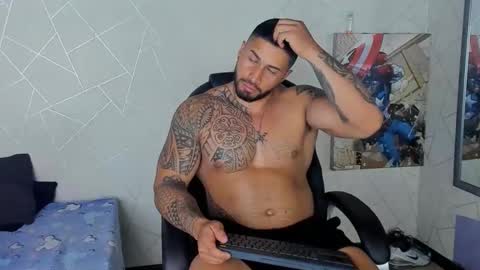 Snapshot of cristian_walker chatting on March 12, 11:33 pm cristian walker online show from March 12, 11:33 pm