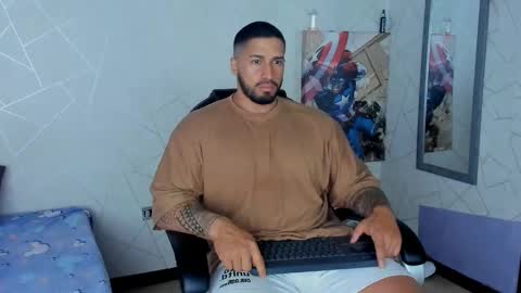 Snapshot of cristian_walker chatting on February 11, 12:04 pm cristian walker online show from February 11, 12:04 pm