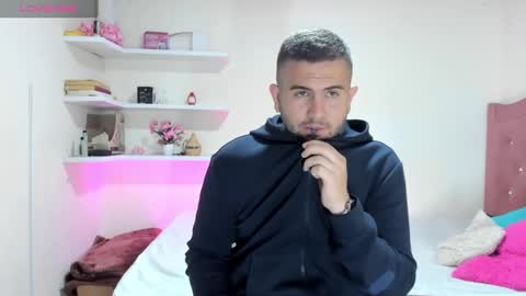 Snapshot of cristianolopez chatting on March 4, 3:11 am cris online show from March 4, 3:11 am
