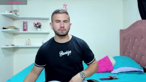 Snapshot of cristianolopez chatting on December 29, 3:54 am cris online show from December 29, 3:54 am