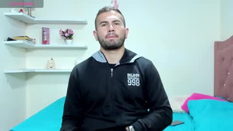 Snapshot of cristianolopez chatting on December 30, 1:37 am cris online show from December 30, 1:37 am