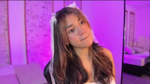 C R I S T I N online show from August 7, 3:49 am