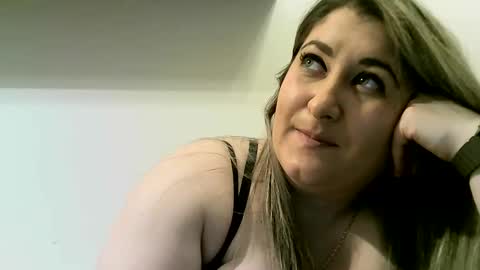 cristina20021991 online show from January 6, 9:54 pm