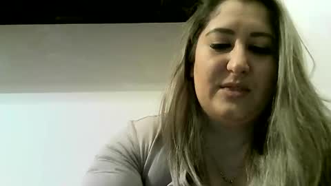 cristina20021991 online show from January 1, 6:06 pm