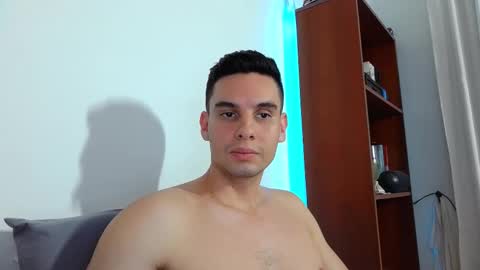 Snapshot of cristo_master chatting on February 22, 11:13 pm Tell me God independent model show your respect at all times online show from February 22, 11:13 pm