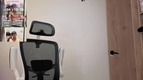 cristopher23  online show from November 26, 6:15 pm