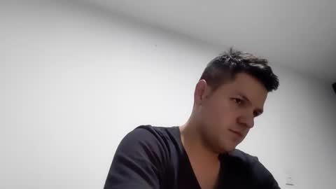 cristopher3042 online show from February 8, 2:04 am