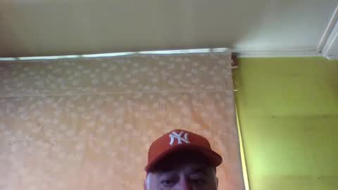 Snapshot of crmperez chatting on March 8, 7:09 pm crmperez online show from March 8, 7:09 pm