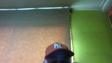 Snapshot of crmperez chatting on October 1, 7:35 pm crmperez online show from October 1, 7:35 pm