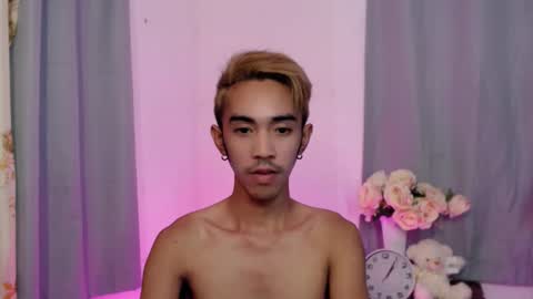 crocodale online show from November 2, 9:37 pm