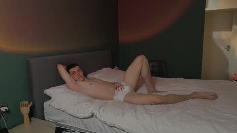 cronck52 online show from February 1, 9:45 pm