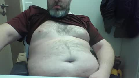 Snapshot of crouch1 chatting on February 24, 9:43 am Crouch1 online show from February 24, 9:43 am