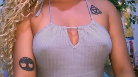 crysrus online show from December 1, 1:25 am