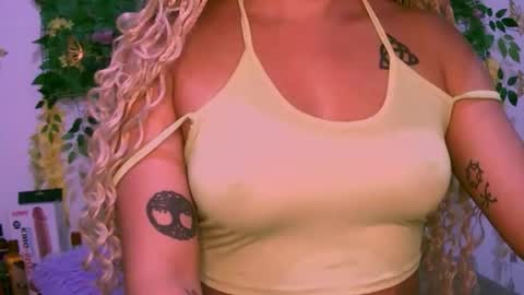 crysrus online show from December 19, 2:07 am