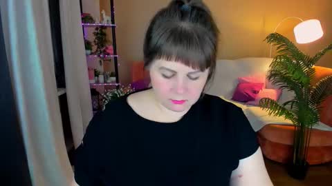 Snapshot of crystaalstaar chatting on October 13, 7:27 pm Anna online show from October 13, 7:27 pm