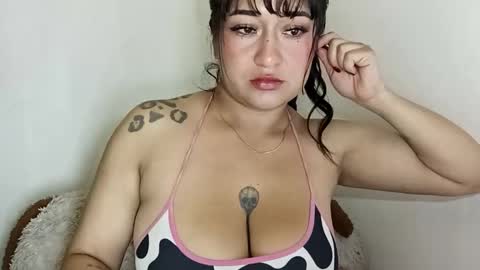 Snapshot of crystal_669 chatting on October 10, 5:02 am carol online show from October 10, 5:02 am