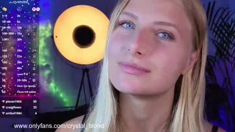 Snapshot of crystal_blond chatting on September 27, 8:28 pm Crystal online show from September 27, 8:28 pm