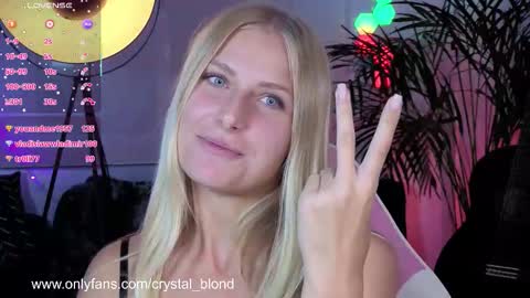 Snapshot of crystal_blond chatting on September 29, 8:30 pm Crystal online show from September 29, 8:30 pm