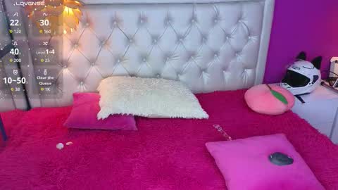 crystal_rouge online show from September 11, 2:18 pm