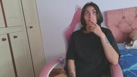 Crystal Blaze online show from October 30, 6:08 pm