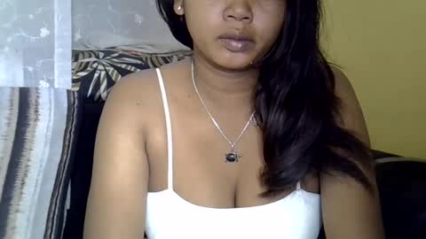 crystalbellax online show from June 25, 6:29 am
