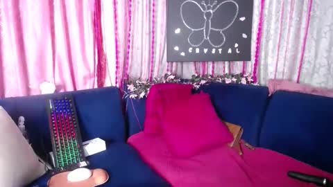 crystaljes online show from April 2, 8:27 pm