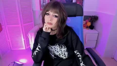 crystallbloom online show from November 5, 4:20 pm