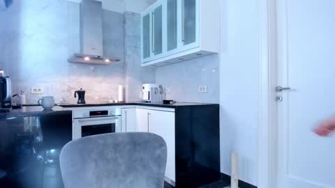 crystalnova_ online show from October 28, 10:16 am