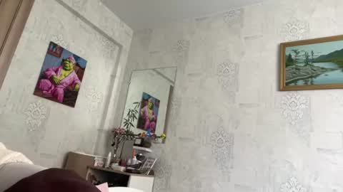 crystalstipp online show from June 21, 5:36 am