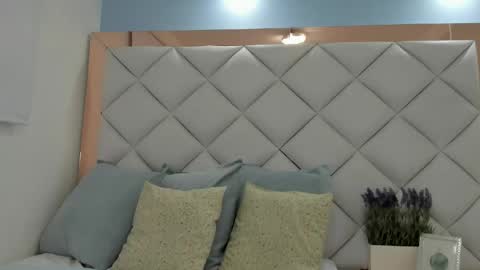 Crystal online show from April 13, 10:25 pm