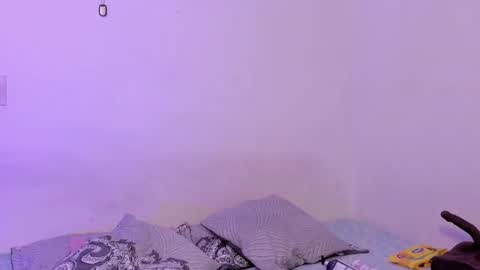 Soy Crystal online show from January 13, 11:40 am