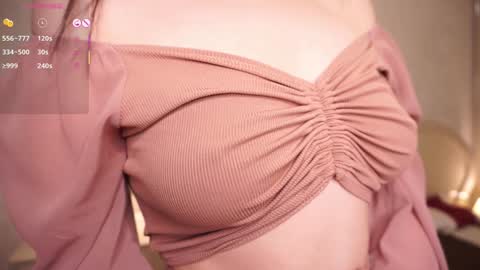 Ellie online show from December 16, 3:18 pm