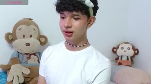 Cuddly online show from October 22, 4:04 am