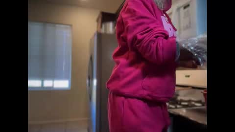 cum2charmxx online show from November 7, 5:15 pm