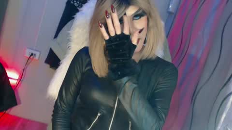CUMMELA SLUTI online show from June 17, 2:44 pm