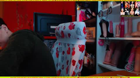 Snapshot of cuminmenowbby chatting on October 5, 4:58 pm cuminmenowbby online show from October 5, 4:58 pm