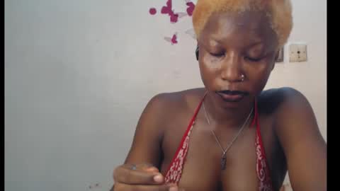 Zara online show from February 7, 1:19 am